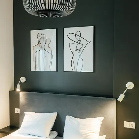 Apartment In Art Nouveau Building With Ac Location Near Old Town Riga